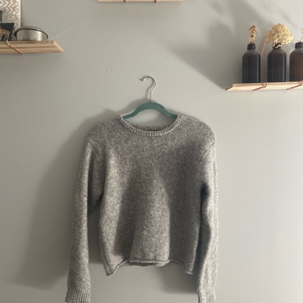 brandy melville grey cropped sweater